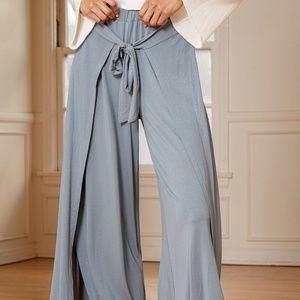 Lulus blue tie-Front Culotte Pants size XS NWT